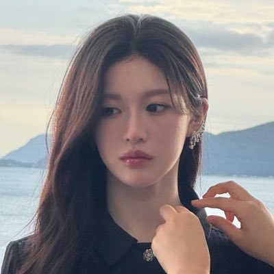 yjung_luv's profile picture. 고윤정복숭아와제육볶음