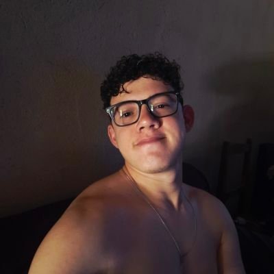 Não sei mais o que está acontecendo mesmo
apareço aqui de vez em quando
qualquer coisa manda uma DM