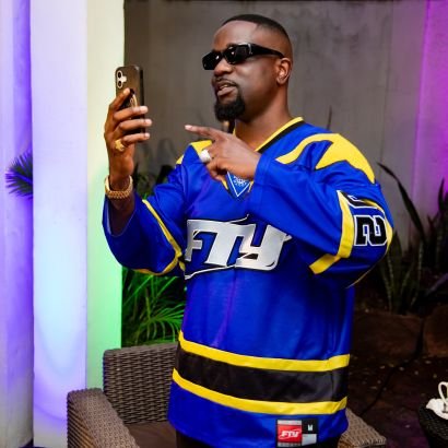 I WILL CARRY MY OWN STORY.
There is 2 f's in the world 1) devil goes with fear 2) God goes with faith. @sarkodie