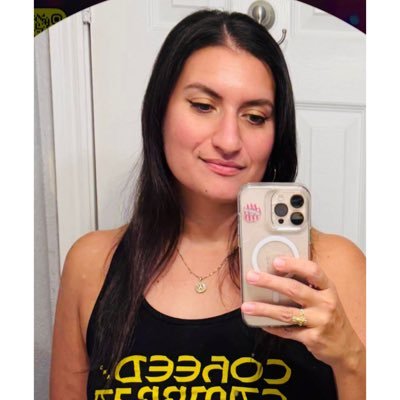 ~Here to Timeline cleanse 🪿~ Christian ✞ Homemaker 🧺 , tardwife, cookie enthusiast, chicken keeper