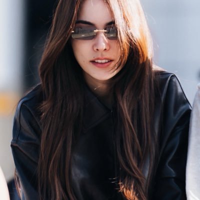 Elliemac_98's profile picture. 😊🌻🐰