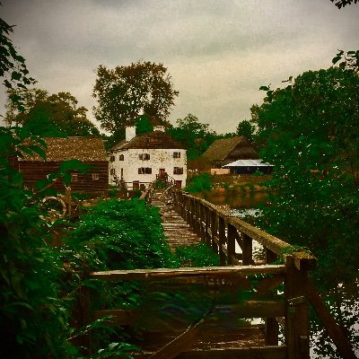 Amateurishly likes history, New England, Old England, poetry, religion, mysteries, theater, movies, mythology, ghost stories, books in general.