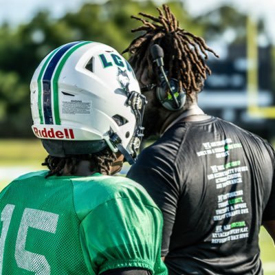 6,1 240 |Class of 26| |RT/LT| |1x Team All District|. |gpa 3.0|Livingston Collegiate Academy Instagram-@lookuptrap