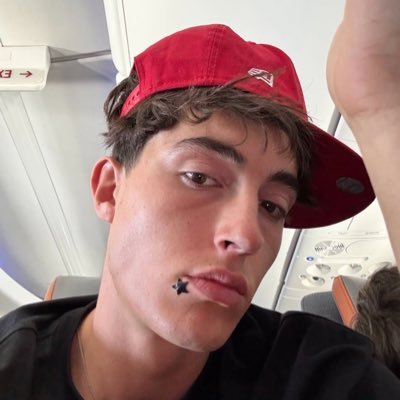 VOYAGEFRAMES's profile picture. 