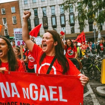 Irischraoltóir Nuachta le Raidió Fáilte 107. FM 🎧 Gaeilgeoir. Béal Feirste | Loch Garman. Cearta teanga, cearta daonna.