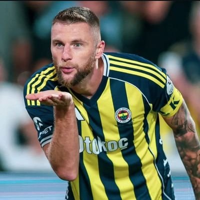 ker4m37's profile picture. 🟨🟦