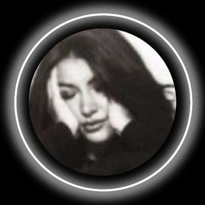 مصممَة+كاتبة رواياتٍ منتجهَ مصممةَ جرافيك
رحم الله أخي وغفر له 💔
اللهمَ إرحمني حين ترفع روحيُ إليك واحبه واهل لايهجرونيَ بدعاءَ
يارب اغفر لنا ذنوبنا 🤍.