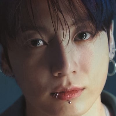 lggolden97's profile picture. 
