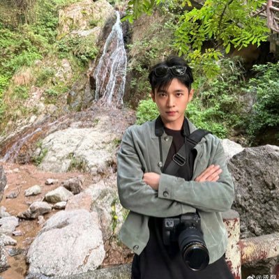 uniquelimbo's profile picture. • #丞磊• #张凌赫 • #스트레이키즈 • #갓세븐• #비투비 • #세븐틴 •semi ia📚 •#studytwt