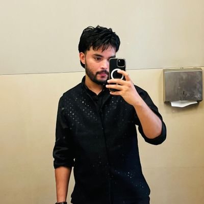 Ravika_parody's profile picture. ✌️✌️✌️