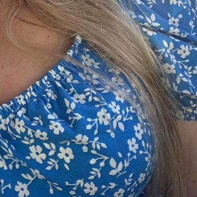 Keep your face always toward the sunshine, and shadows will fall behind you 🤩
