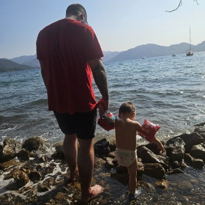 makeroffleash's profile picture. 