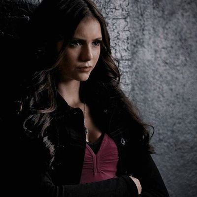 She's filled with poison but blessed with beauty and rage. | AU.