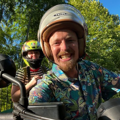 Medgrundlægger af Sinolytica | Forhenværende Vandkonsul | Vært på KinaNørderne | Explorer Extraordinaire