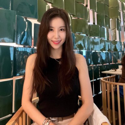 leighyoung11's profile picture. This is my WhatsApp34632238754