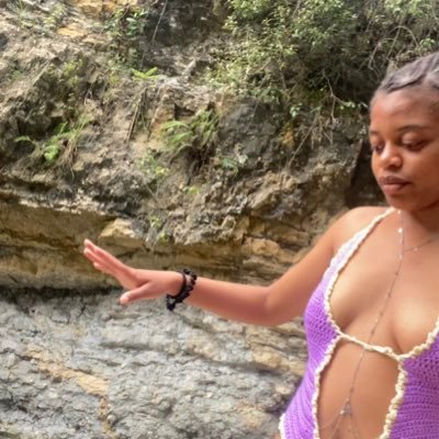 plant mommy || professional yapper📍🇯🇲 mango god || I crochet🧶