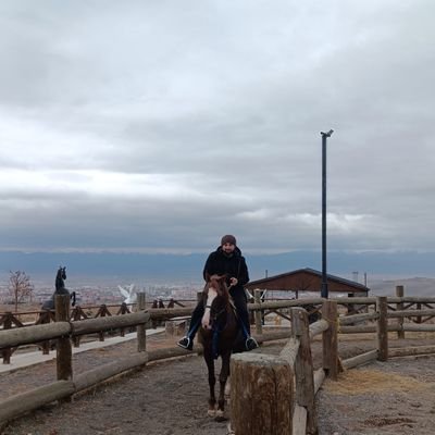 Sadece Aptalların Ve Ölülerin Düşünceleri Değişmez...