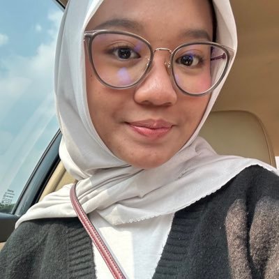 finanindyaa's profile picture. everything everywhere everybody