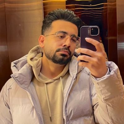 باز گردد عاقبت آن در بلی / رخ نماید یار سیمین بر بلی / نوبهار حُسن آید سوی باغ / بشکفد آن شاخههای تر بلی