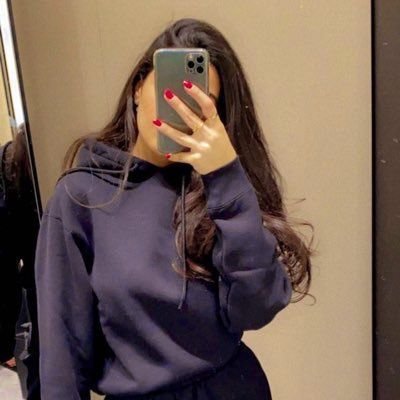 dd865581911's profile picture. Glitter in my hair, stars in my soul 🌟🌺