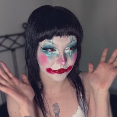 No tears, please. It’s a waste of good suffering. 🎞️ horror everything 🎥 📚 podcast: @GrimCinemaPod nsfw: @local_gorewhore 🩸