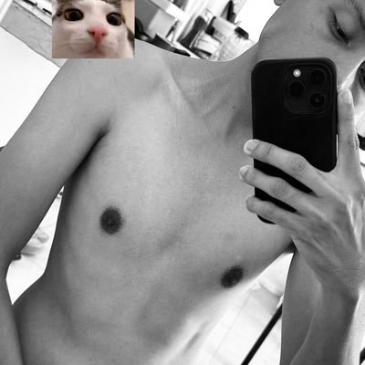 Soy PASIVO🔥 y HOT; me van los activos flacos 🥵. Manden mensaje y denme follow para quedar