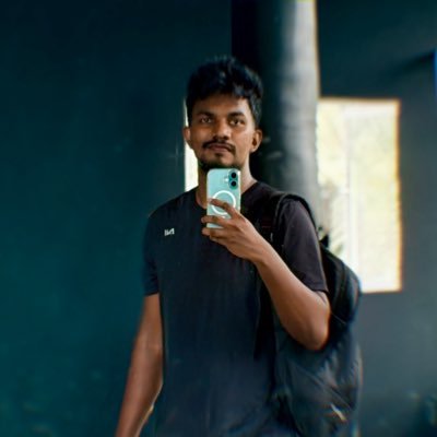 24 | Co Founder - @flystudioslk & @flyxto