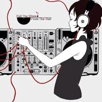 deadgirltechno's profile picture. #100signs