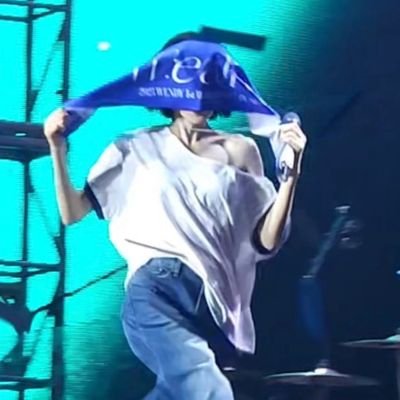 MontBlam's profile picture. 다섯명이 행복하게 오래오래 함께할 수 있게 (with 러비) / vps