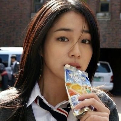 ssssiilver's profile picture. 그라운드 출신