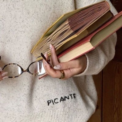 wi_i_'s profile picture. محامية حامية ♨️ 📕