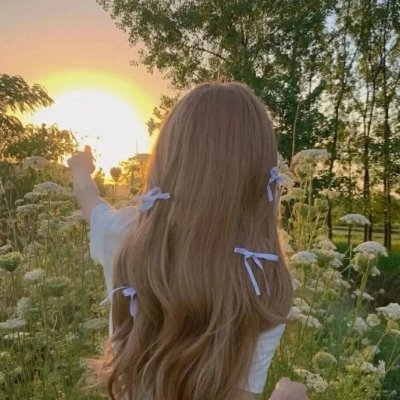 Lucy40159586's profile picture. Smiles are free, but they are worth a lot