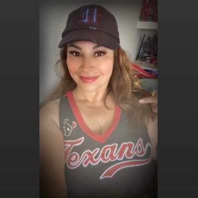 Faith, Family & @HoustonTexans! 2021 Texans Fan of the Year🤘🏼 #TexansFanCouncil #SchoolTeacherYear31 #ProFootballUltimateFanAssociation