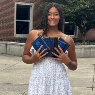 🥎Sparks Elite Stewart/Ventura 18u C/UTL 🏀5’11 F• Franklin-Simpson High School 📧Kloie08smith@gmail.com *UNCOMMITTED 2026*