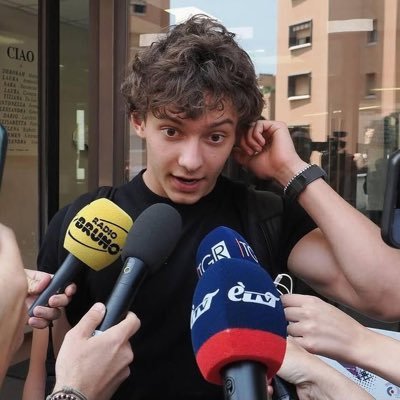 that one oomf who doesn’t play about f2 | he/him | 18