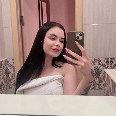miacutegirlrtv's profile picture. Homework hopeless, my art hopeful