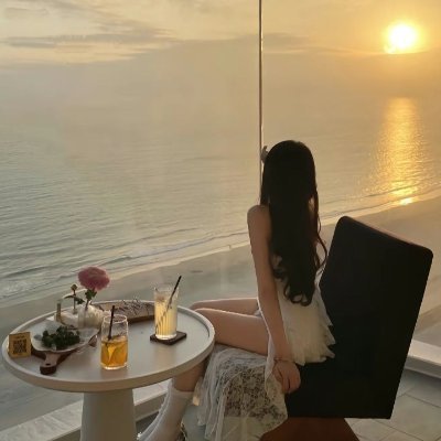 YaraDouba4's profile picture. Champagne wishes & caviar dreams 🥂💎