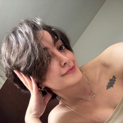 _habromania__'s profile picture. 