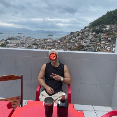 “ o silêncio de um filho de xangô é mais forte que qualquer guerra “ kabecilê 🔥🤎