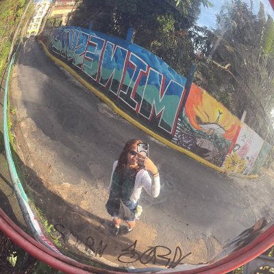 araabelaa_'s profile picture. there's escape in escaping