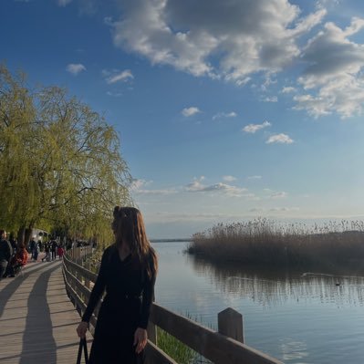 calmversena's profile picture. Görünmeyenin ardındaki görünen