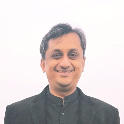 य इमे रोदसी उभे अहमिन्द्रमतुष्टवम् । विश्वामित्रस्य रक्षति ब्रह्मेदं भारतं जनम् ॥ ऋग्वेदः सूक्तं ३.५३.१२