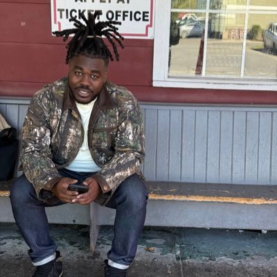 This is a Margherita’s veracity account, THAT PIZZA IS MID! I love Food! RIP AV! I make Clothes. Owner and Creative Director of @PiecebyPieceNY