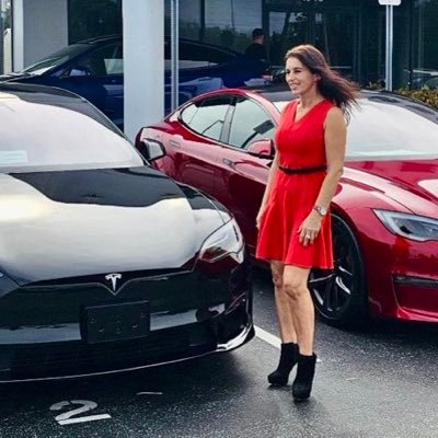 Residential Real Estate in FL, Waterfront & Beachside Specialist. First Tesla S Plaid owner in FL, Tesla Shareholder. #FSDBeta tester. Fluent in 6 languages.