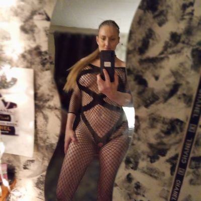 JudyJacobs35854's profile picture. Signal hot milf