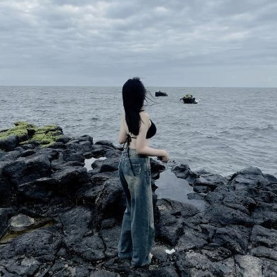 yyBE2HbzcsFGmUy's profile picture. 💫 Love life  🏔️ Travel & adventure  Let every day be a story