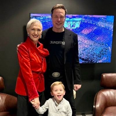 Author of A Woman Makes A Plan, now in 32 languages & 100+ countries📖 Doctor of Dietetics🧑🎓Supermodel😉💃 ItsGreatToBe77 Manager: anna@mayemusk.com