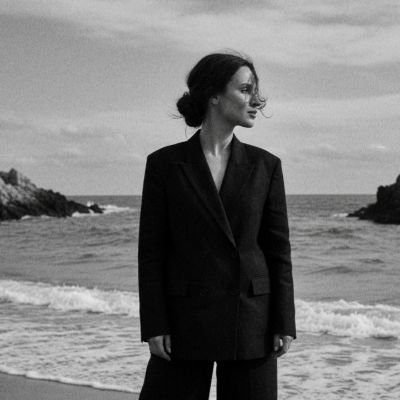 jackieexmachina's profile picture. rebel explorer
dE/dt = β(C - D)E