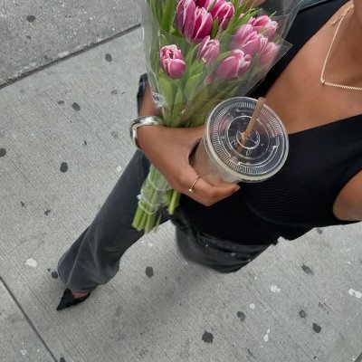 KamuranDursun9's profile picture. “Poet in progress | Music is my muse 🎶 | Making life more colorful, one stroke at a time 🎨”