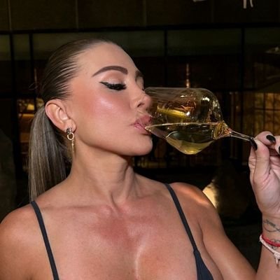 NMiklo669's profile picture. Cultural anthropologist
Passionate explorer and storyteller, I travel the world capturing cultures, food, and hidden gems through my lens. From bustling cities